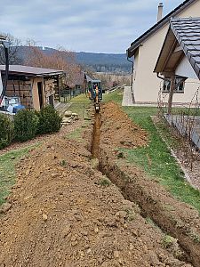 Výkop přípojky k rodinnému domu a odvoz zeminy