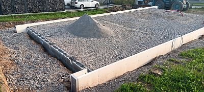Výkop základů rodinného domu v Litomyšli