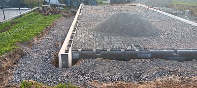 Výkop základů rodinného domu v Litomyšli